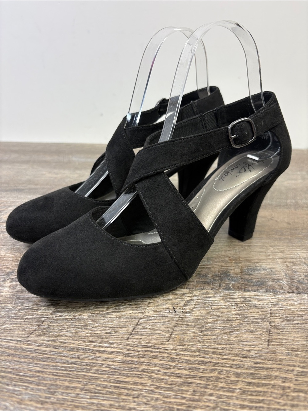 Dexflex Comfort Black Criss Cross Mary Jane Heels Size 8